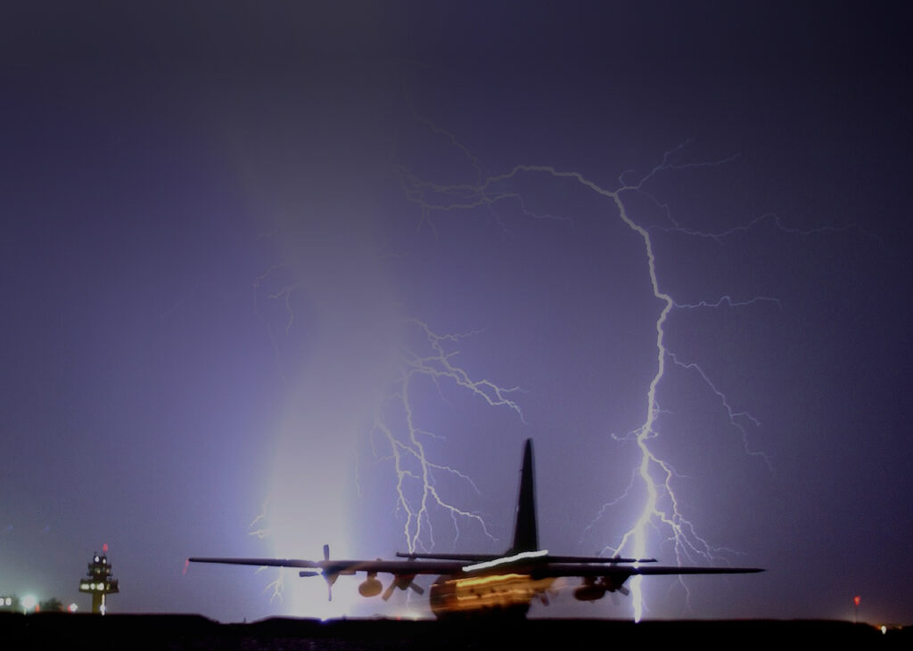 MIT: Use Bottled Lightning to Stop Airline Lightning Strikes