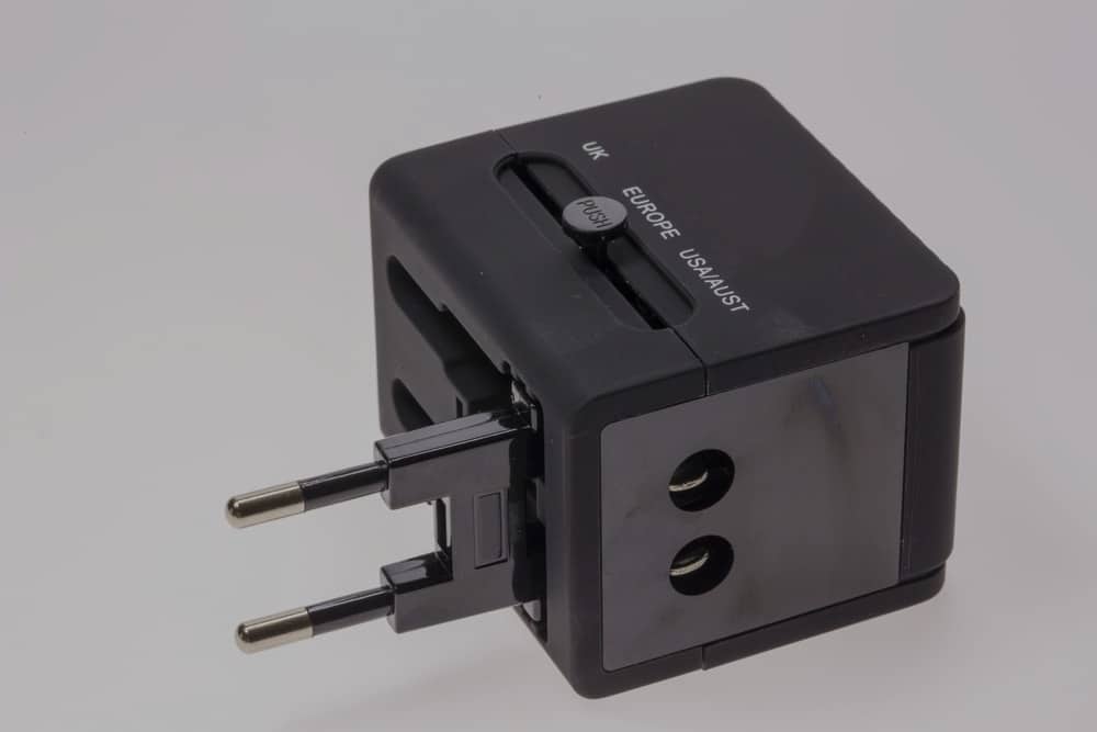 Headed to Paris? Here’s the travel adapter / voltage converter you need